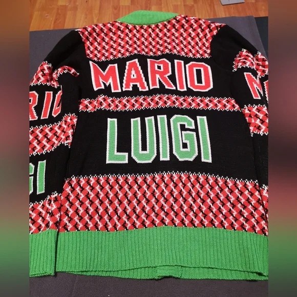Nintendo sweater - Picture 2 of 4